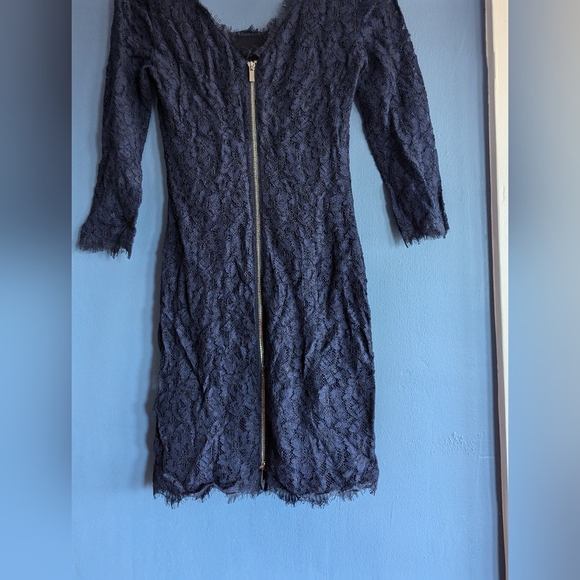 Diane von Furstenberg Size 2 Navy Blue Zarita Lace Lined Dress - Picture 6 of 8